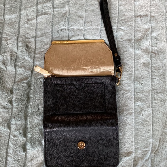 EUC VINCE CAMUTO WOMAN’S BUTTON WALLET WITH DETACHABLE STRAP - Picture 5 of 6